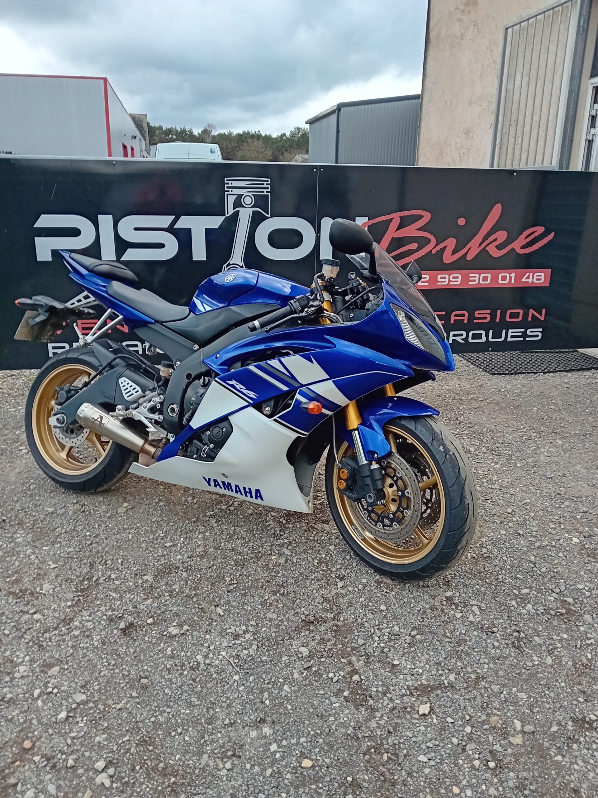 YAMAHA R6 2011